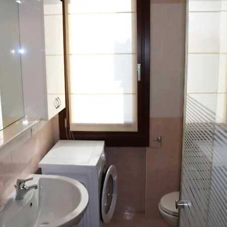 Balcony, View, Walking Distance Centre Holiday home *
